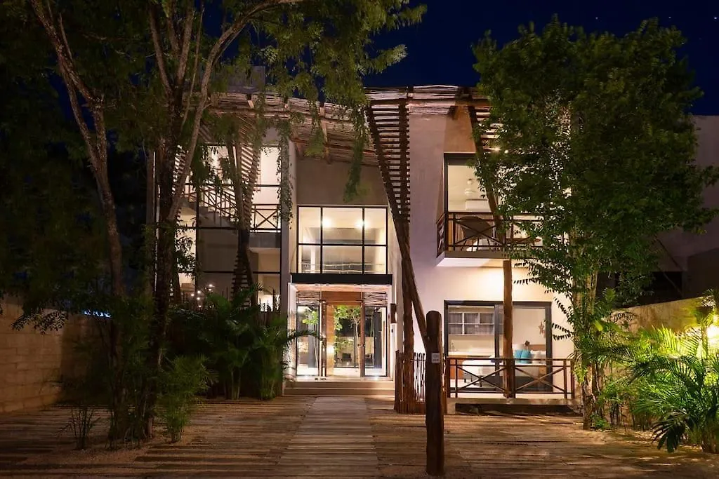 Premium 4Br Villa, Private Pool, Jacuzzi, Gated تولوم